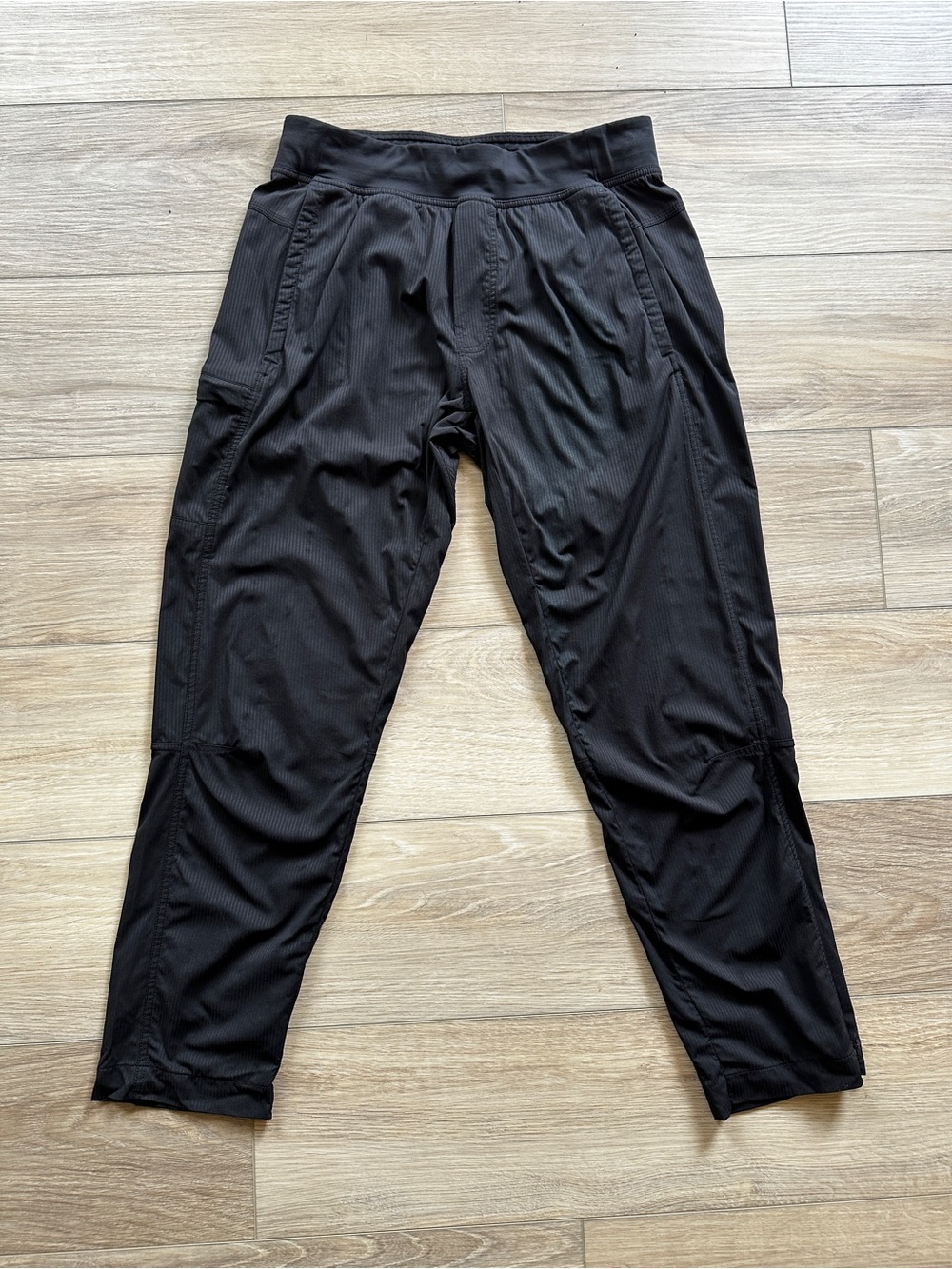 Lululemon: Men's Black Performance Pants Medium